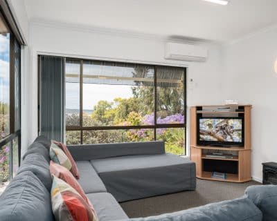 sea views, self catering accommodation