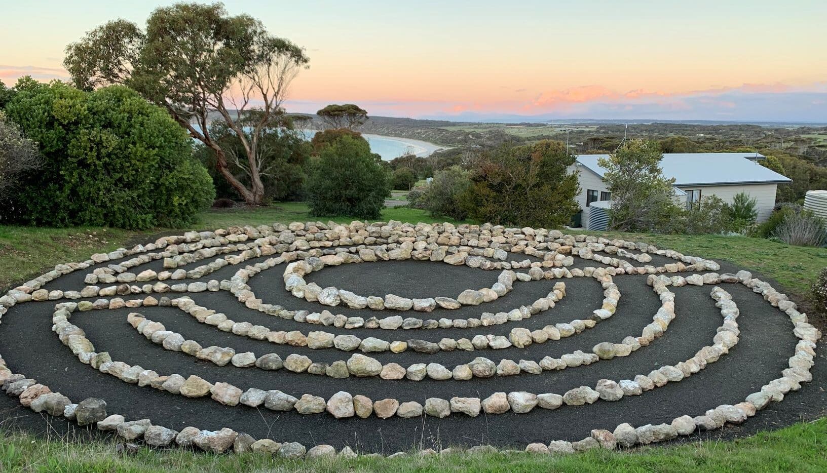 Emu Labyrinth